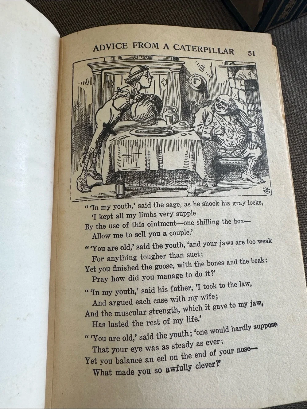 Alice's Adventures in Wonderland and Through the Looking-Glass - Classic Book
